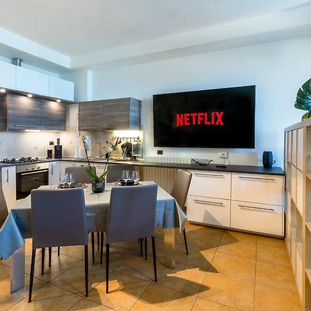 Apartamento Cavour Elegante Loft In Centro Macerata Exterior foto