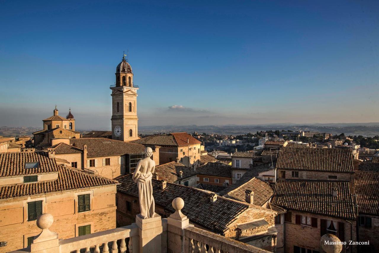 Apartamento Cavour Elegante Loft In Centro Macerata Exterior foto